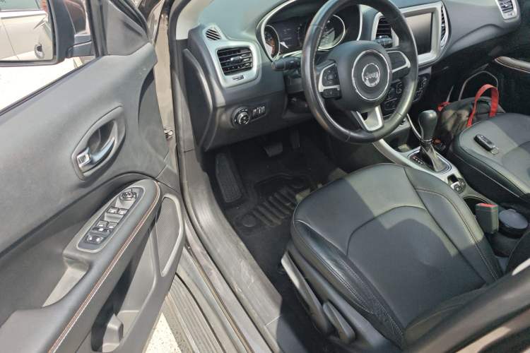 Used Jeep Compass 2017 200T Automatic Family Edition