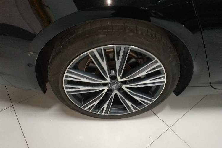 Used Audi A6L 2021 45 TFSI quattro Prestige Elegant Edition Right Rear Wheel Hub