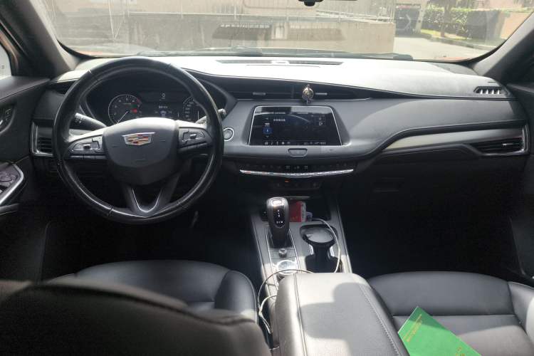 Used Cadillac XT4 2018 28T Two-Wheel-Drive Luxury Model