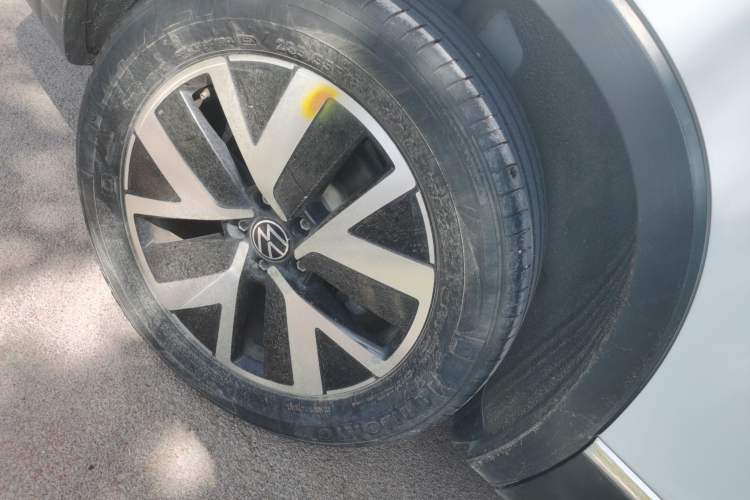 Used Volkswagen Tayron 2023 330TSI Two-Wheel-Drive Luxury Plus Advanced Version Right Rear Wheel Hub