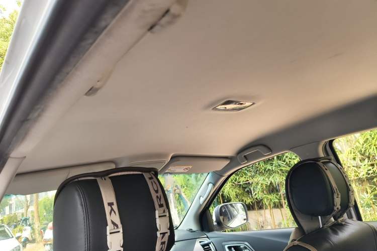 Used JMC Yusheng S350 2013 2.4T Automatic 2WD Diesel Luxury Edition 5 Seats