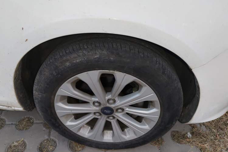 Used Ford Escort 2015 1.5L Automatic Fashion Model
