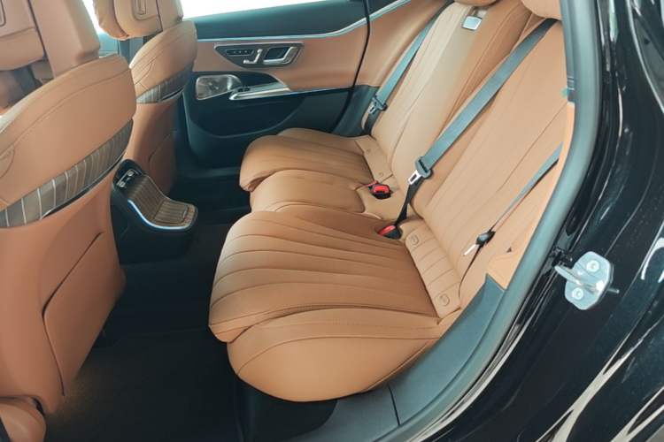 Used Mercedes-Benz E-Class 2026 E 300 L Luxury Left Rear Seat