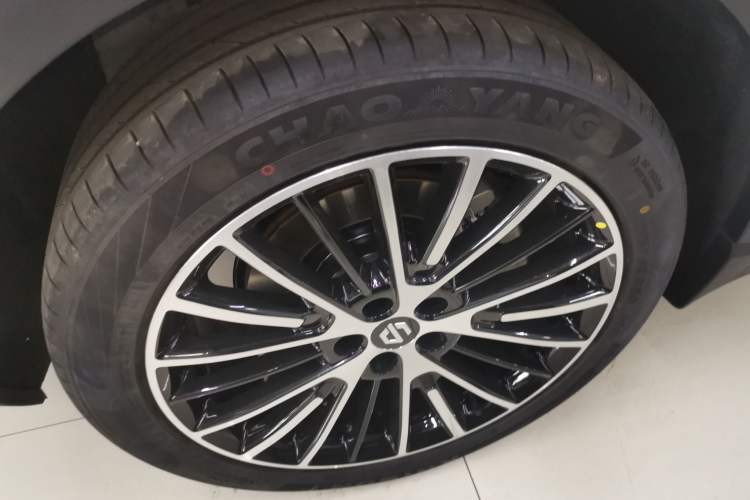 Used Leapmotor C11 2026 All-Electric 640 LiDAR Edition Right Rear Wheel Hub