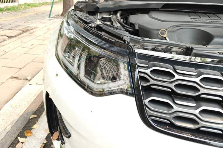 Used Land Rover Discovery Sport 2020 249 PS R-Dynamic Performance Edition Right Front Headlight