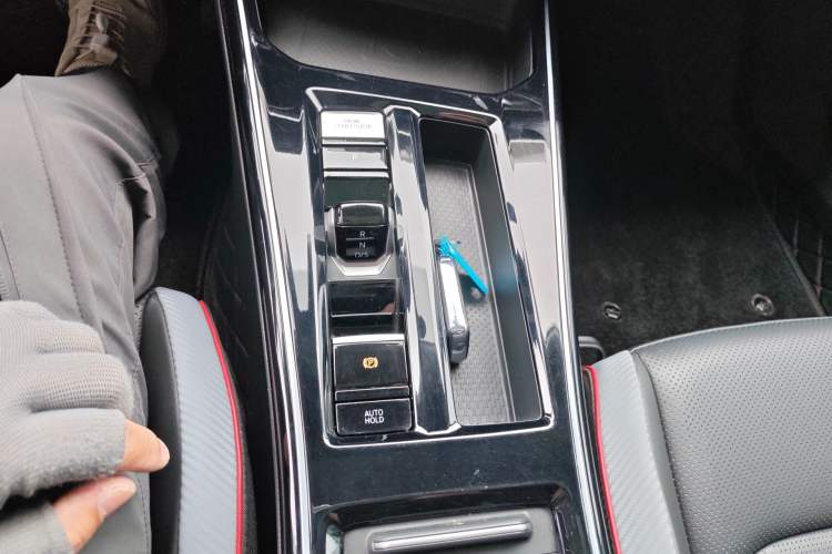 Used Volkswagen Lamando 2022 Lavida L 280TSI DSG Cool & Spicy Edition Gear Lever