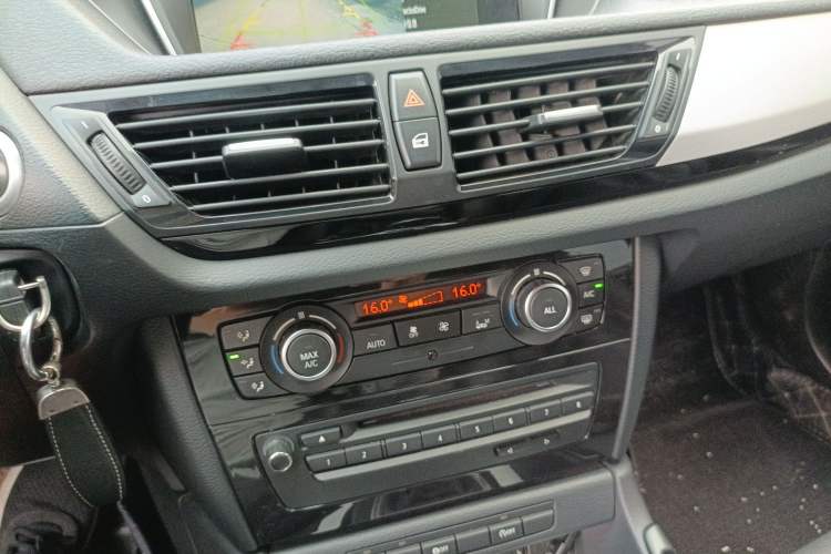 Used BMW X1 2014 sDrive18i Leading Model Audio And AC Panel