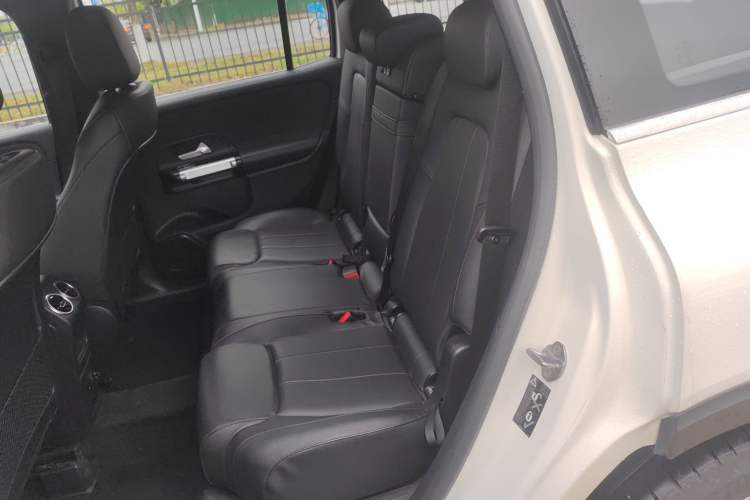 Used Mercedes-Benz GLB 2023 GLB 200 Dynamic Edition Left Rear Seat