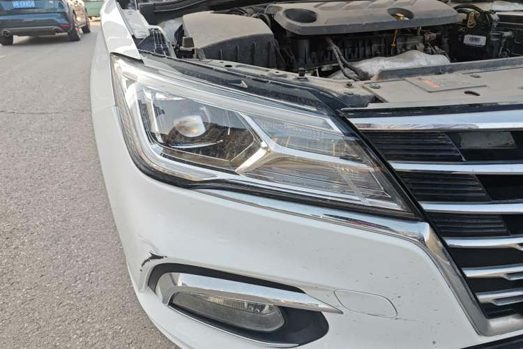 Used Roewe i5 2020 1.5L Automatic 4G Connect Luxury Flagship Edition Right Front Headlight