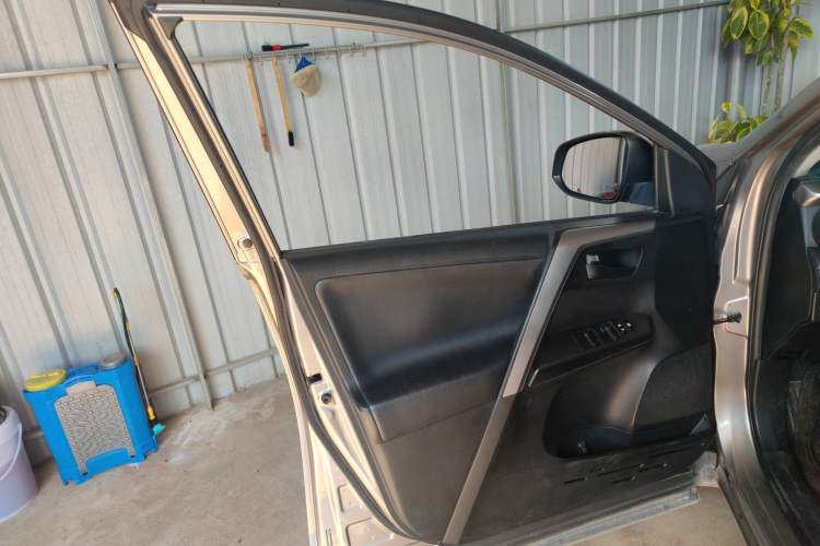 Used Toyota RAV4 2016 2.5L Automatic 4x4 Elite Edition