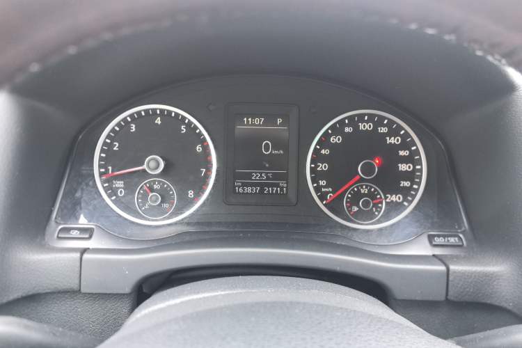 Used Volkswagen Tiguan 2010 2.0 TSI Automatic All-Wheel Drive Flagship Edition Instrument Cluster