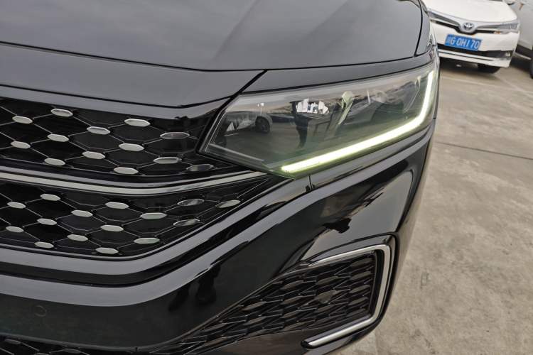 Used Volkswagen Passat 2023 330TSI Starry Elite Edition
