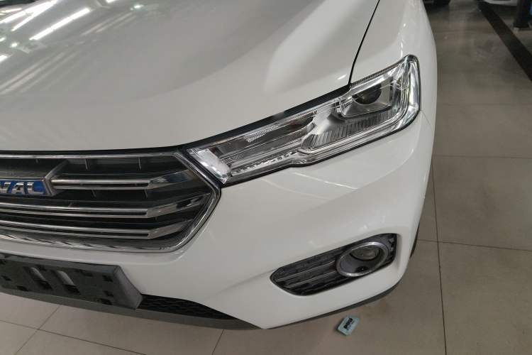 Used Haval H6 2017 Blue Label 1.3T Automatic Two-Wheel Drive ZhiShang Model
