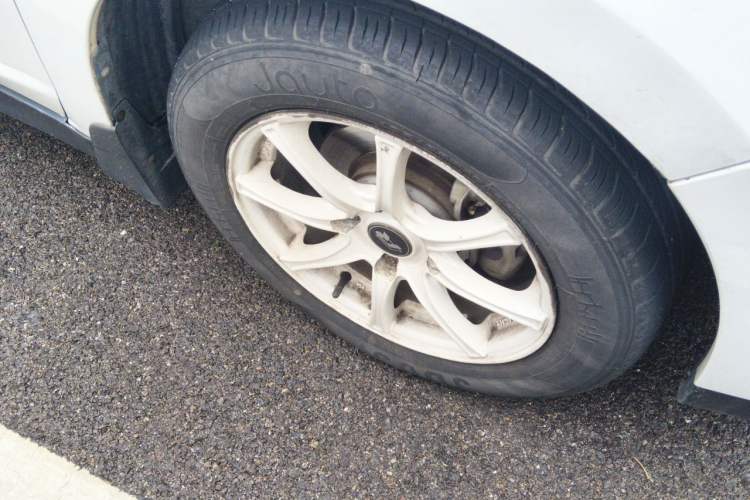 Used Venucia R50 2013 1.6L Automatic Fashion Edition