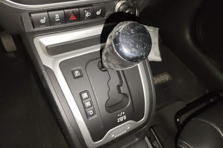 Used Jeep Compass 2014 2.0L two-wheel drive luxury version
