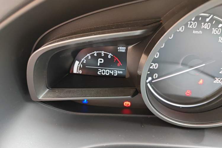 Used Mazda CX-4 2018 2.0L Automatic Two-Wheel Drive Blue Sky Dynamic Version China VI Standard Odometer Close Up