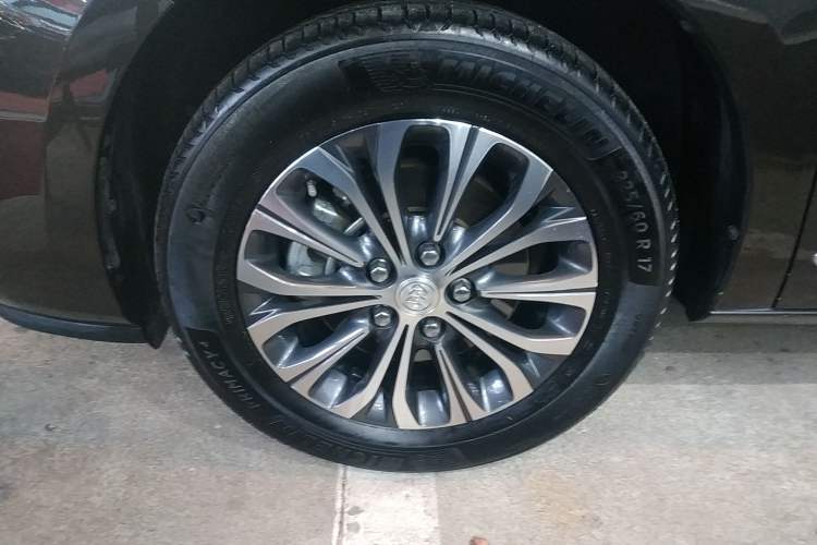 Used Buick GL8 2020 Land Business Class 652T Luxury Model
