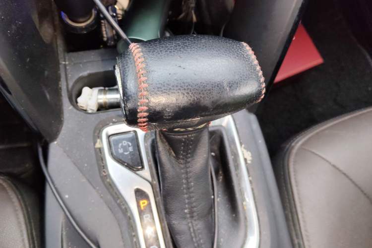 Used GAC Trumpchi GS4 2015 200T G-DCT Elite Edition Gear Lever