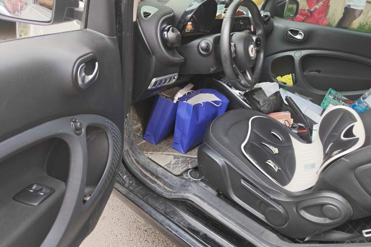 Used smart fortwo 2018 1.0L 52kW Hardtop Passion Edition China V Standard Driver Seat