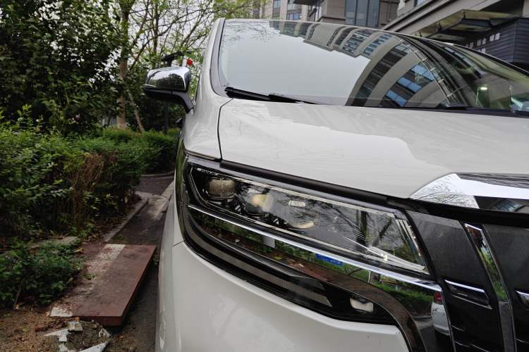 Used Toyota Alphard 2015 3.5L Luxury Edition Right Front Headlight