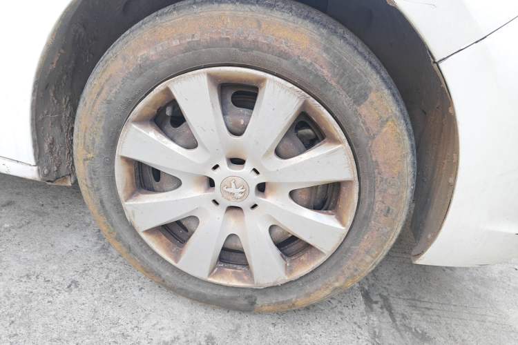 Used Peugeot 301 2018 1.6L Manual Comfort Edition Right Front Wheel Hub
