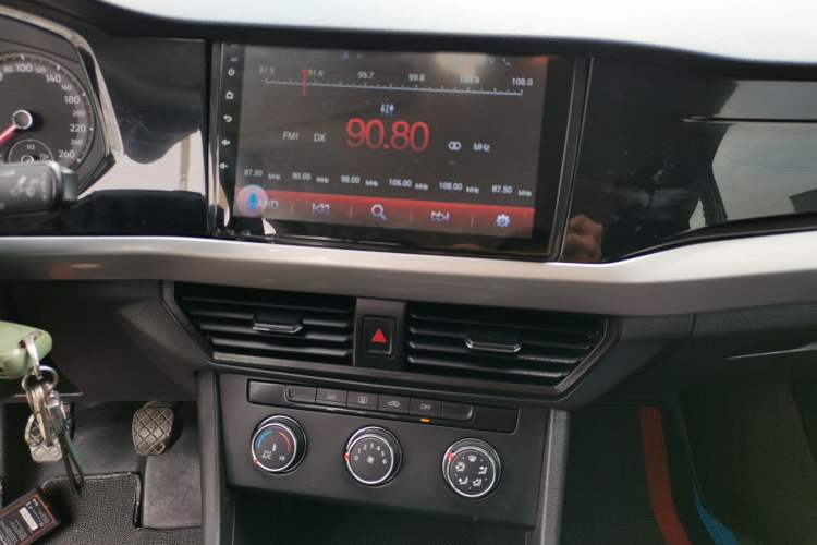 Used Volkswagen Bora 2019 1.5L Manual Fashion Edition Audio And AC Panel