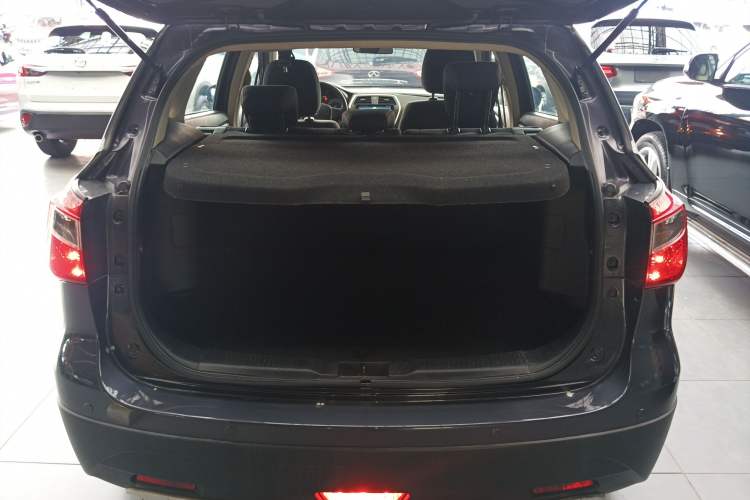 Used Suzuki S-Cross 2014 1.6L CVT Two-Wheel Drive Entry Model