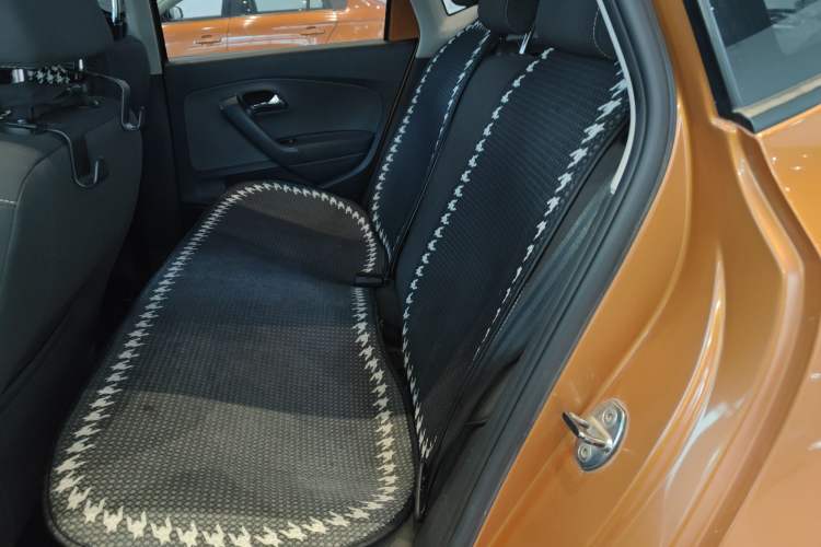 Used Volkswagen Polo 2016 1.6L Cross Polo Automatic
