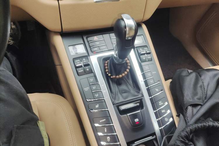 Used Porsche Macan 2017 Macan 2.0T Gear Lever