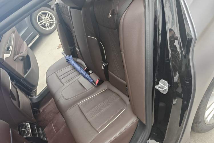 Used BMW 5 Series 2021 525Li Luxury Package Left Rear Seat