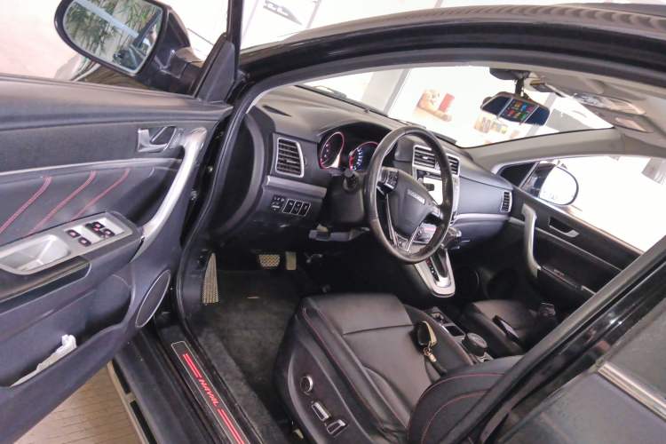 Used Haval H6 2015 Sport Edition 1.5T Automatic Two-Wheel Drive Luxury Model Driver Seat