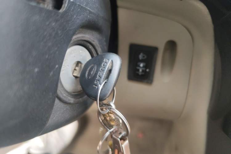 Used Soueast V3 Lingyue 2014 1.5L Manual Entry-Level Version
