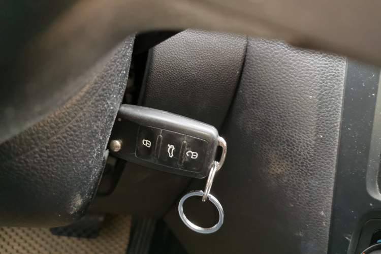 Used Volkswagen Sagitar 2012 1.4TSI Automatic Luxury Edition Vehicle Key