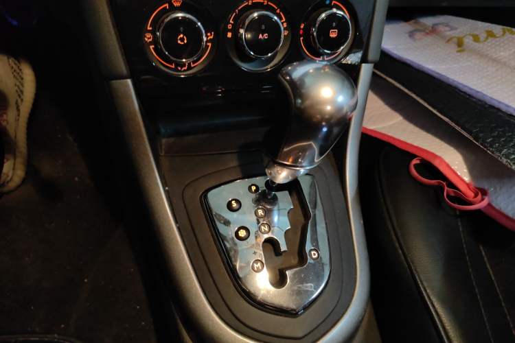 Used Peugeot 408 2013 2.0L Automatic Comfort Edition
