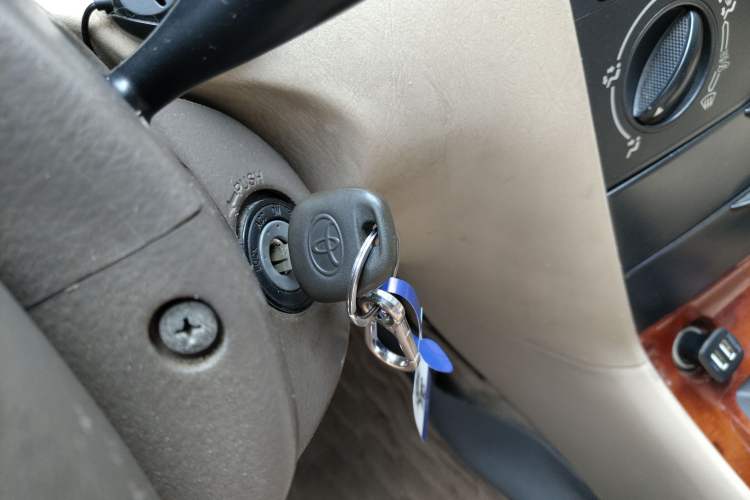 Used Toyota Corolla EX 2011 1.6L Manual Classic Edition Vehicle Key