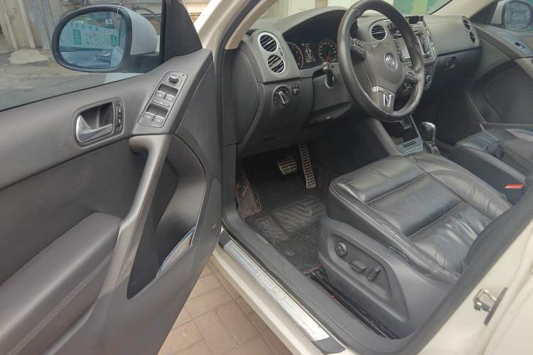 Used Volkswagen Tiguan 2012 1.8TSI Automatic All-Wheel Drive Elite Edition Driver Seat
