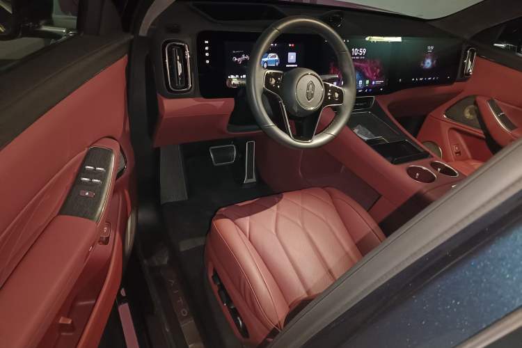 Used Hima AITO M8 2025 Extended-Range Ultra Version 53.4 kWh 5-Seater Edition Driver Seat