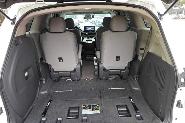 Used Toyota Sienna 2024 2.5L Hybrid Comfort Edition