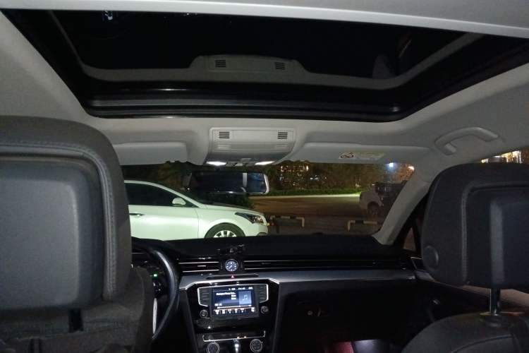 Used Volkswagen Magotan 2018 280TSI DSG Leading Model
