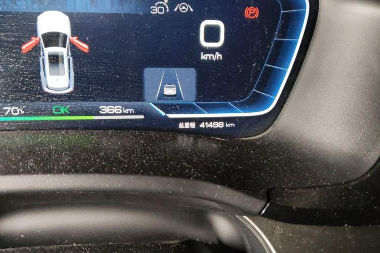 Used BYD Song PLUS New Energy 2023 Champion Edition EV 520KM Flagship Model Odometer Close Up