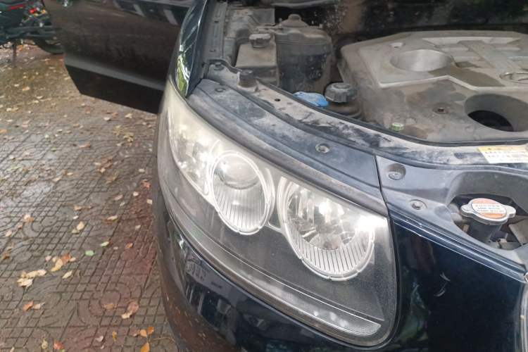 Used Hyundai Santa Fe Classic 2010 2.4 Luxury Edition 7-Seater Four-Wheel Drive Right Front Headlight