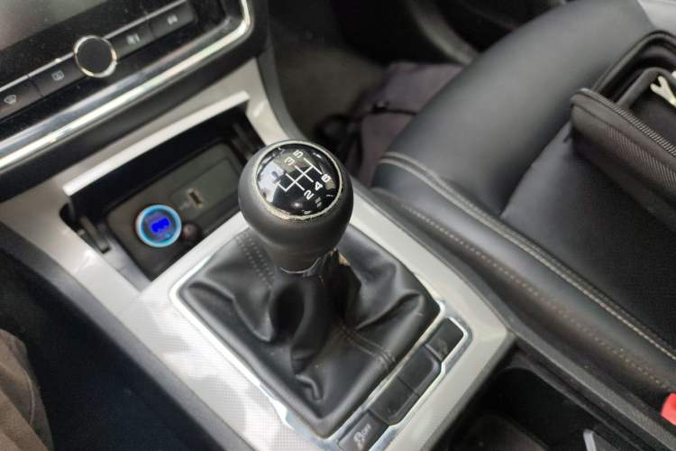 Used Roewe RX5 2020 20T Manual 4G Connect Super-Luxury Flagship Edition
