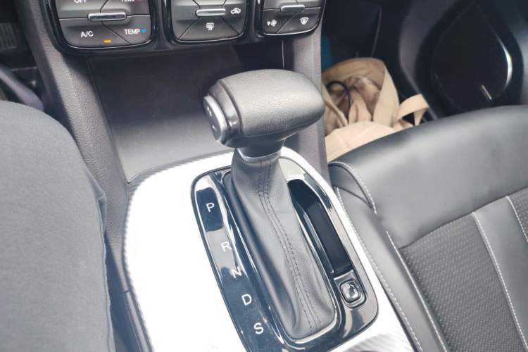 Used GAC Trumpchi GS3 2021 POWER 270T Automatic Luxury Edition Gear Lever