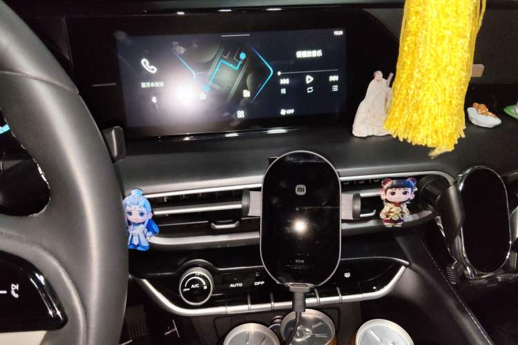 Used CHANGAN Eado 2022 PLUS 1.6L GDI Manual Luxury Model Audio And AC Panel