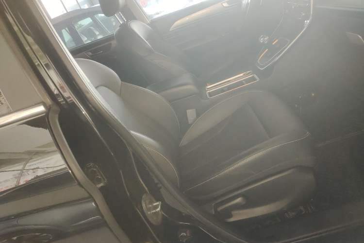 Used Haval M6 2021 PLUS 1.5T DCT Luxury Smart Connectivity Model Right Front Seat