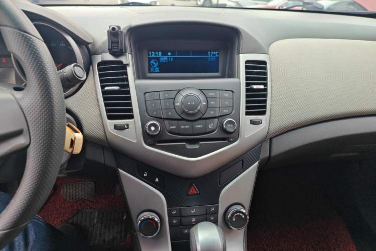 Used Chevrolet Cruze 2011 1.8L SE Automatic Audio And AC Panel