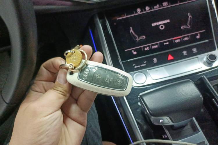 Used Audi Q8 2019 55 TFSI Luxury Dynamic Model Vehicle Key