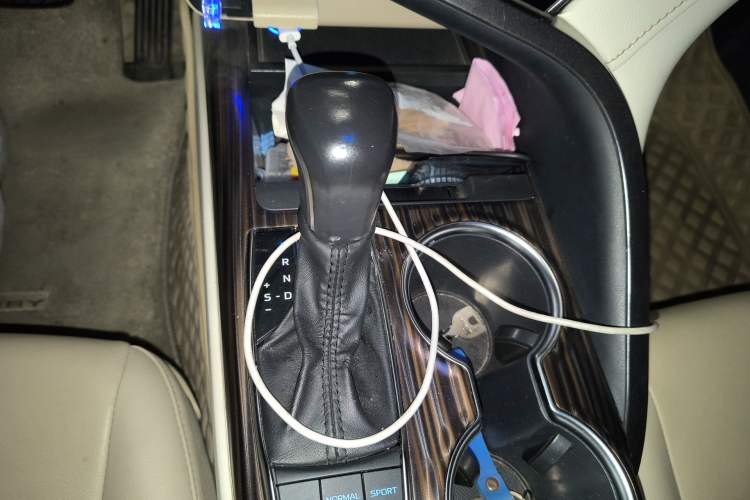 Used Toyota Camry 2019 2.5G Luxury Edition China VI Standard Gear Lever