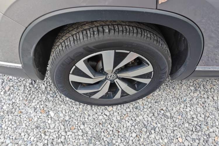 Used Volkswagen Tayron 2019 330TSI Two-Wheel Drive Luxury Model China VI Standard Right Rear Wheel Hub