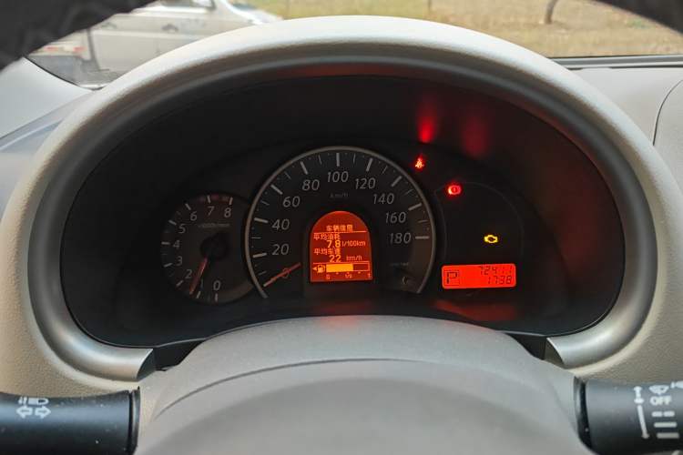 Used Nissan March 2010 1.5L Automatic Easy-Style Version
